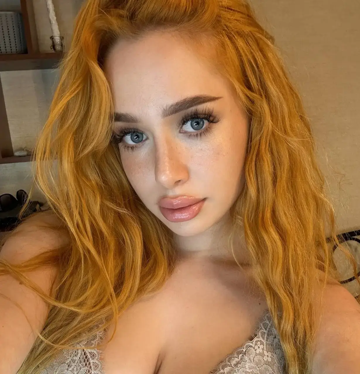 𝐂𝐡𝐥𝐨𝐞 𝐙𝐢𝐯𝐚 ♥𝐕𝐈𝐏♥